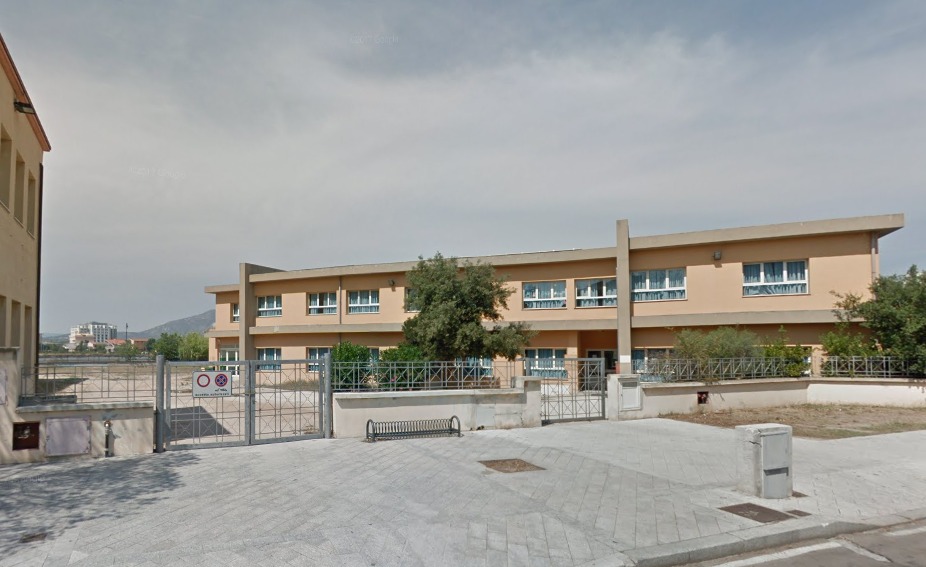 Olbia, topo in classe: ecco come si è attivata la scuola