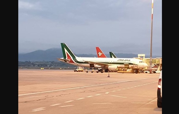 Olbia, caos voli: c'è o non c'è l'accordo tra Alitalia ed Air Italy?