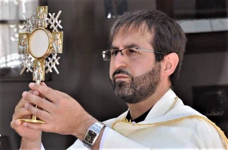 Amici, vi giungano i miei più sinceri auguri di Pasqua