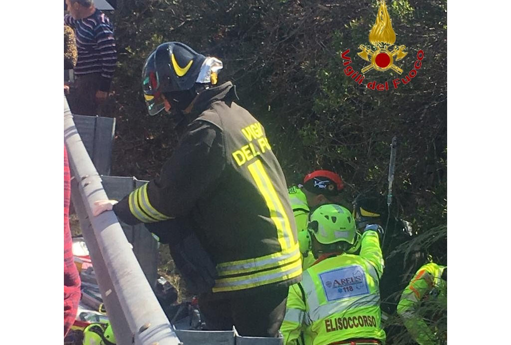 Gallura, moto contro guardrail: muore motociclista