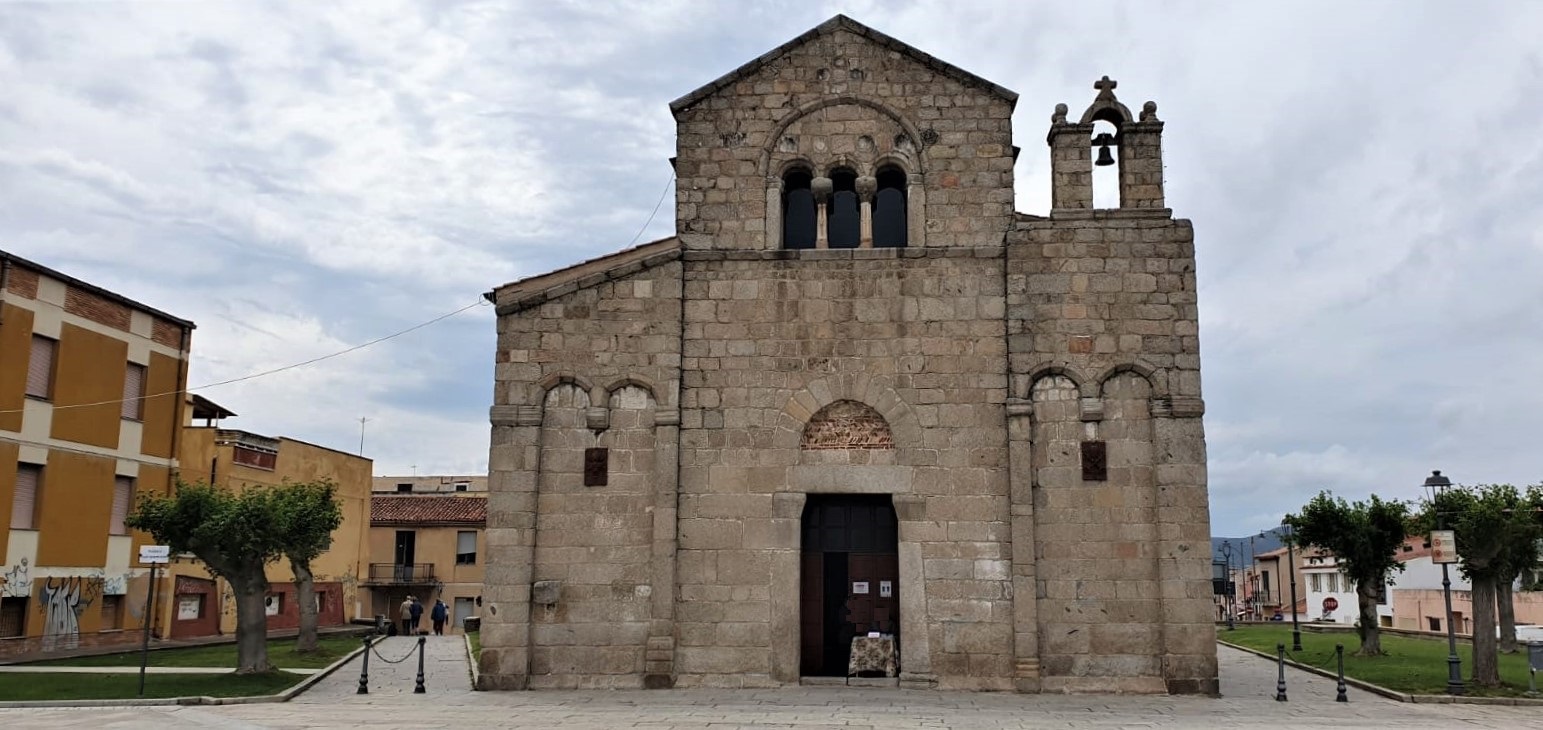 Olbia, Coronavirus e santa messa: niente acqua benedetta e comunione sulle mani