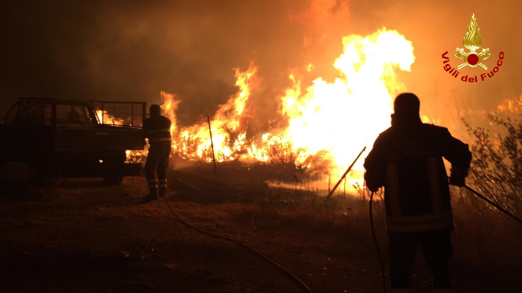 Incendio Siniscola: evacuate 15 abitazioni