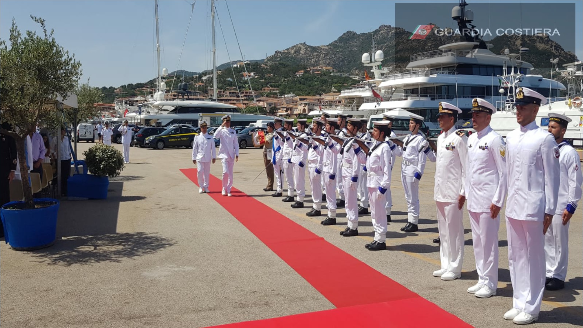 Guardia Costiera: l'ammiraglio Pettorino incontra i militari galluresi