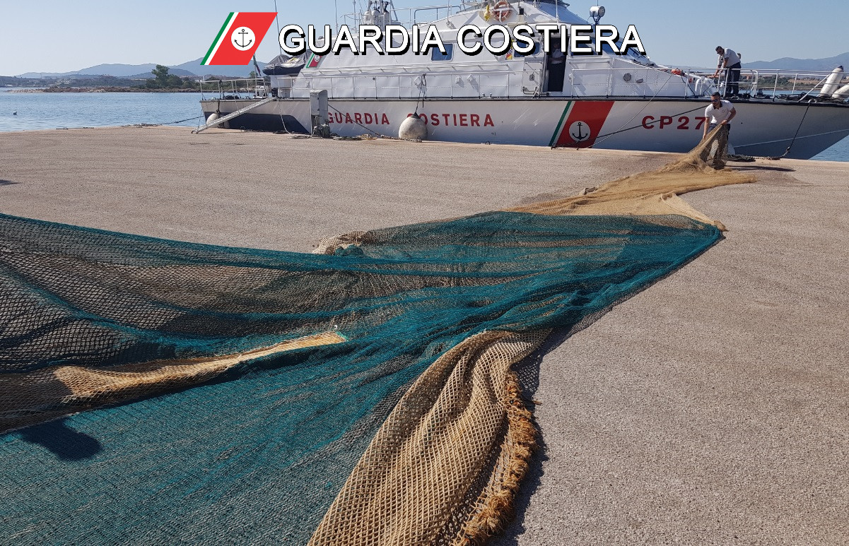 Olbia, pesca a strascico a Tavolara: peschereccio nei guai