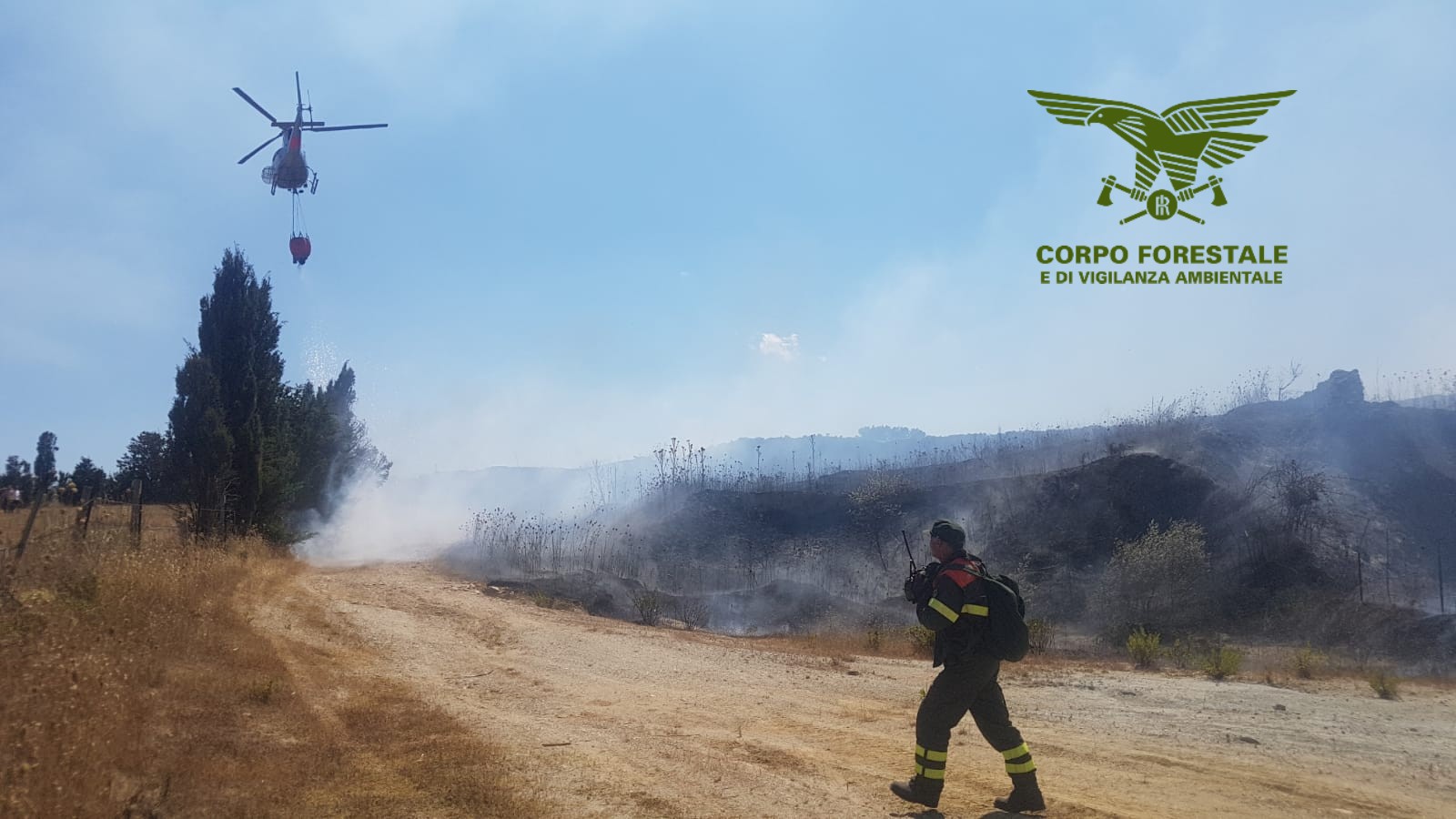 Sardegna, ancora incendi: 4 gli elicotteri in azione