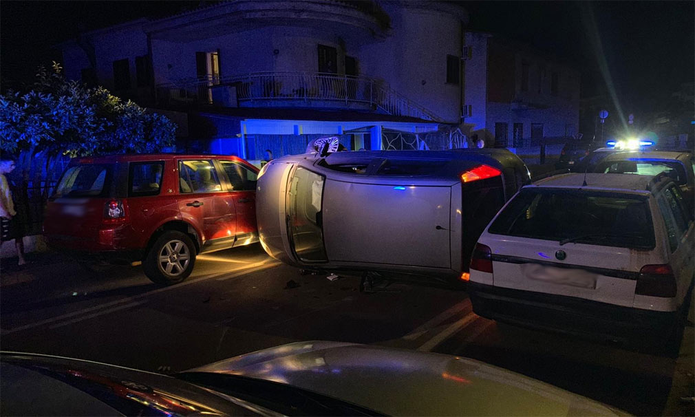 Olbia: auto si ribalta in via Cesti