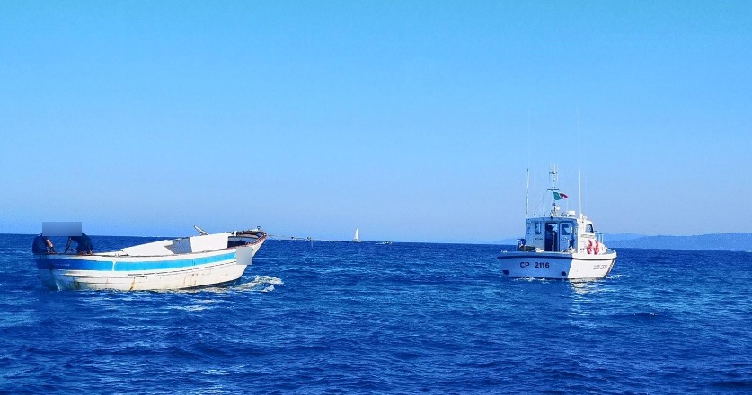 Amp Tavolara, barca affonda: Guardia Costiera la recupera