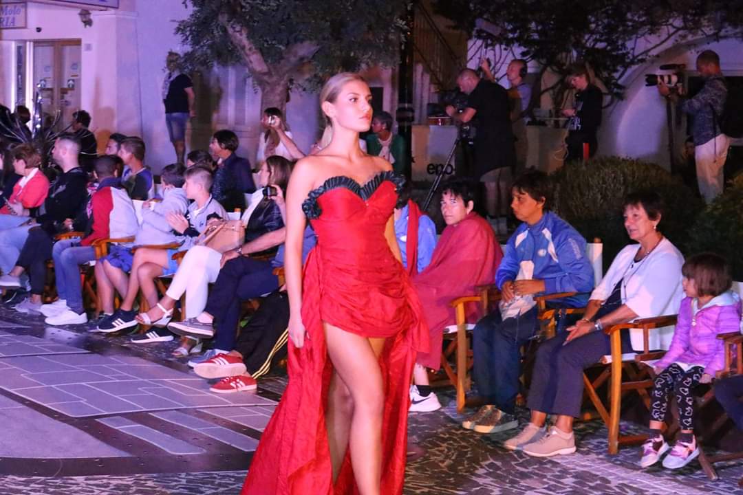 A Olbia stasera  sfila la moda con Mirtò