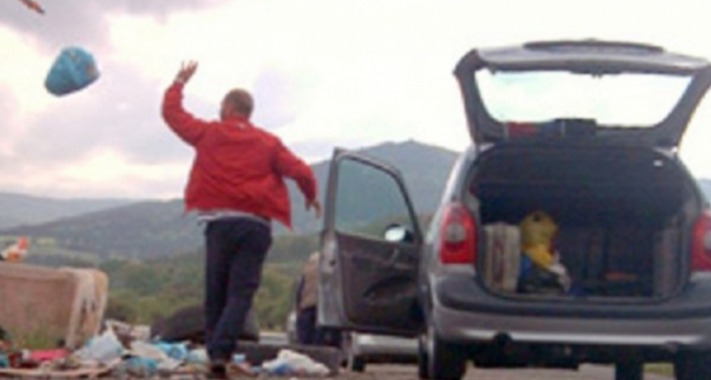 La Sardegna filma  e condanna chi abbandona i rifiuti