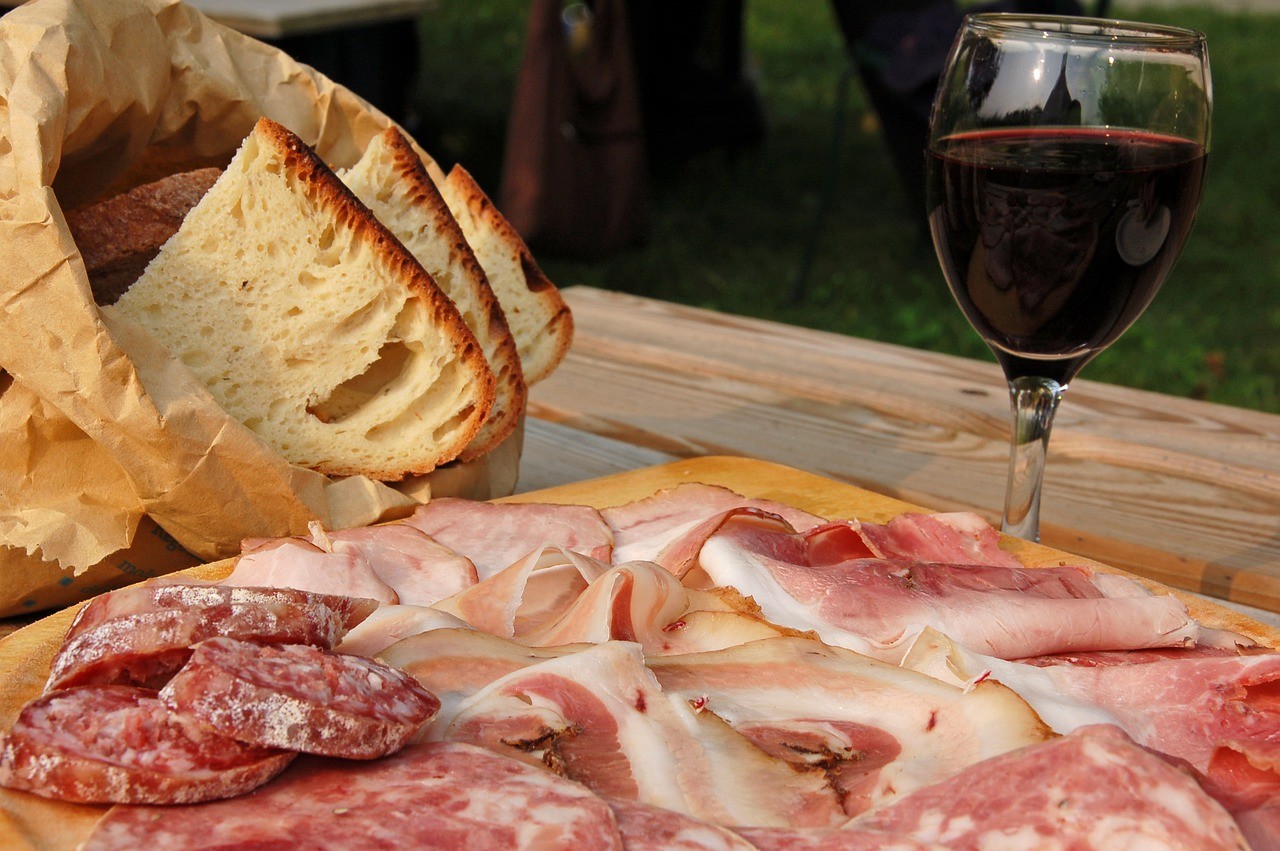 Enoturismo, al via la sfida di UN Tourism: opportunità per cantine, agriturismi e start-up