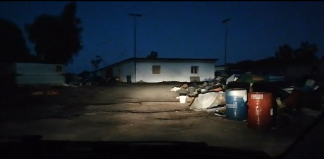 Olbia, emergenza umanitaria al campo rom: 30 persone senza elettricità tra rifiuti e topi
