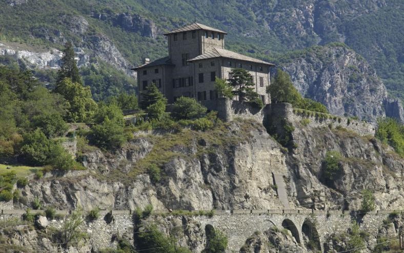 Monti: il comune ospite d'onore alla Sagra del miele in Valle d'Aosta