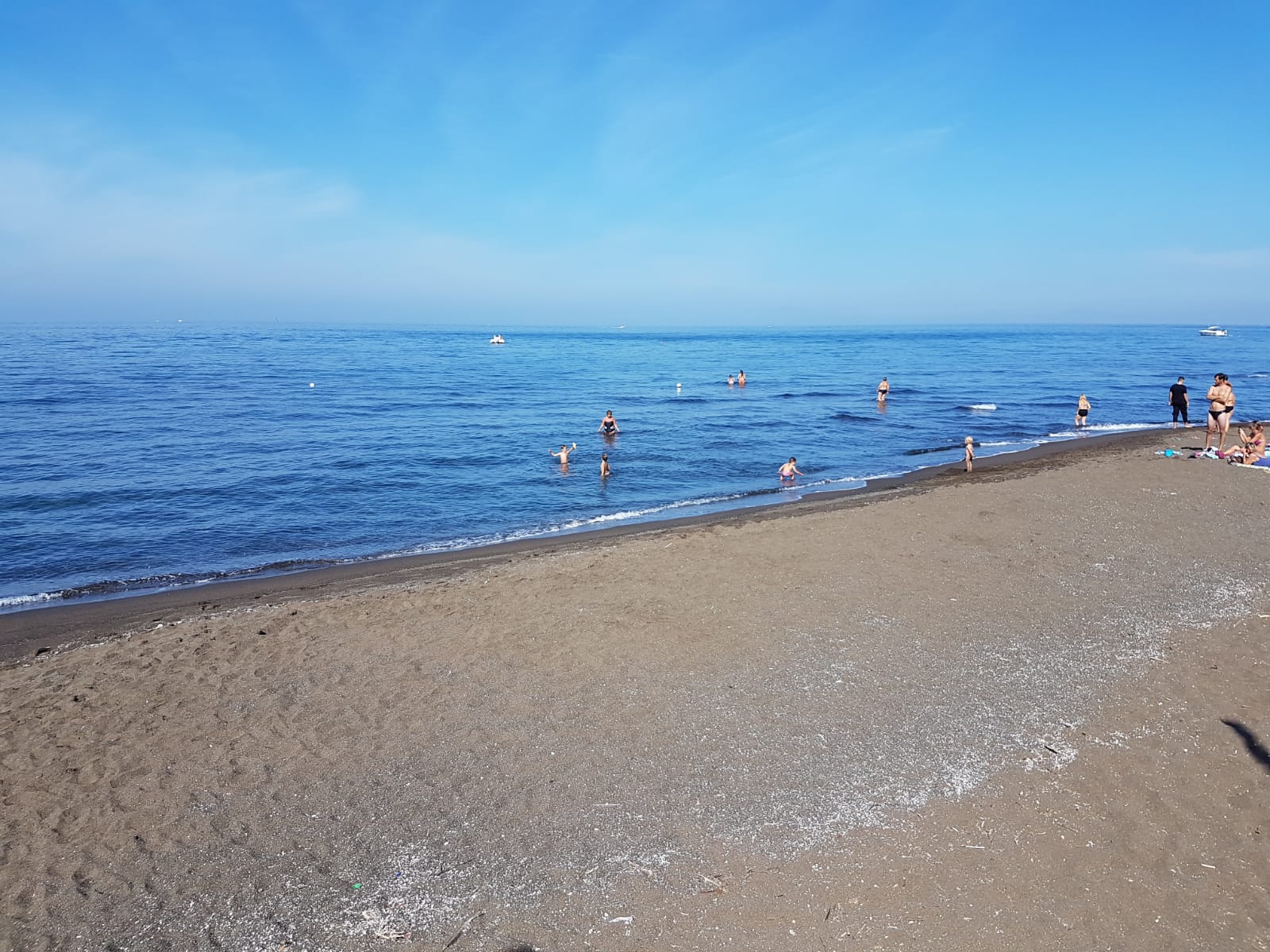 Olbia, Marinella: il mondo del surf si mobilita al cleaning beach day