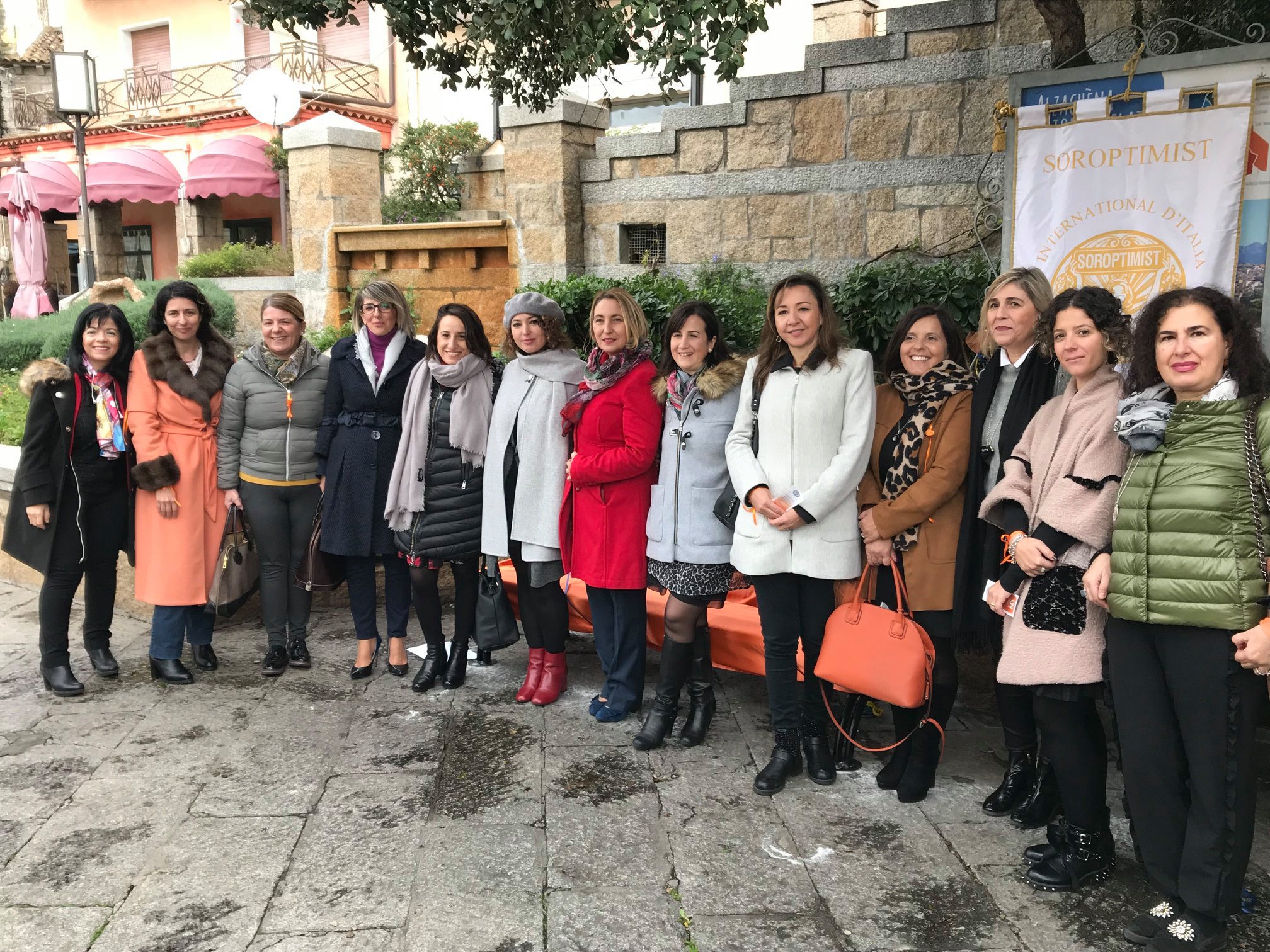 Arzachena: una panchina arancione per  le donne vittime di violenze