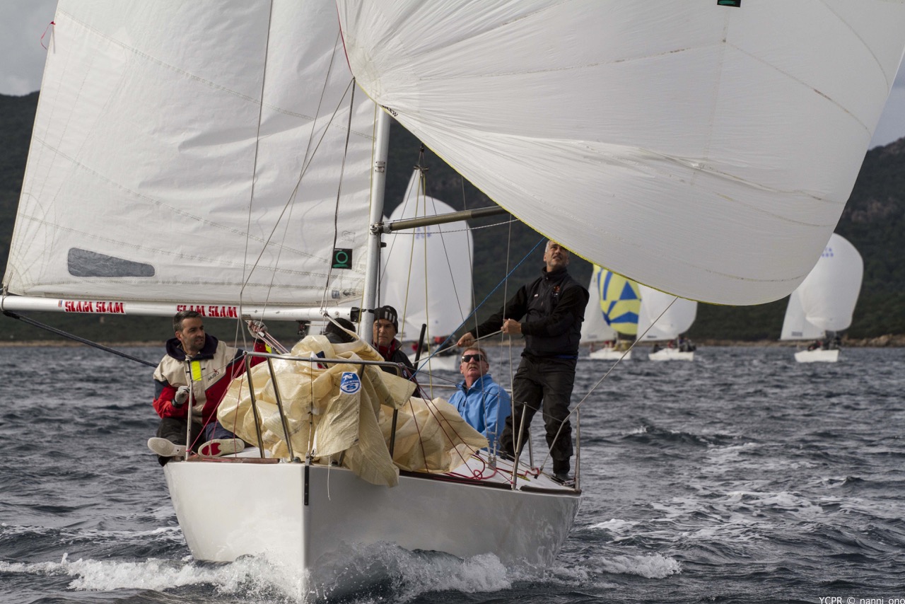 Parte l'emozionante  weekend dei J24  con le regate al  porto di Olbia