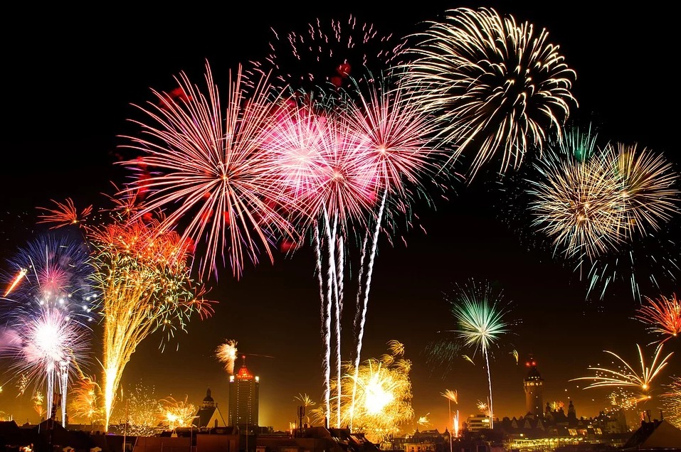 Capodanno Olbia con Elisa: le regole, navette e parcheggi gratis