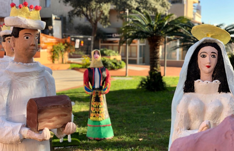 Palau: finalmente  in mostra le  famose statue del presepe