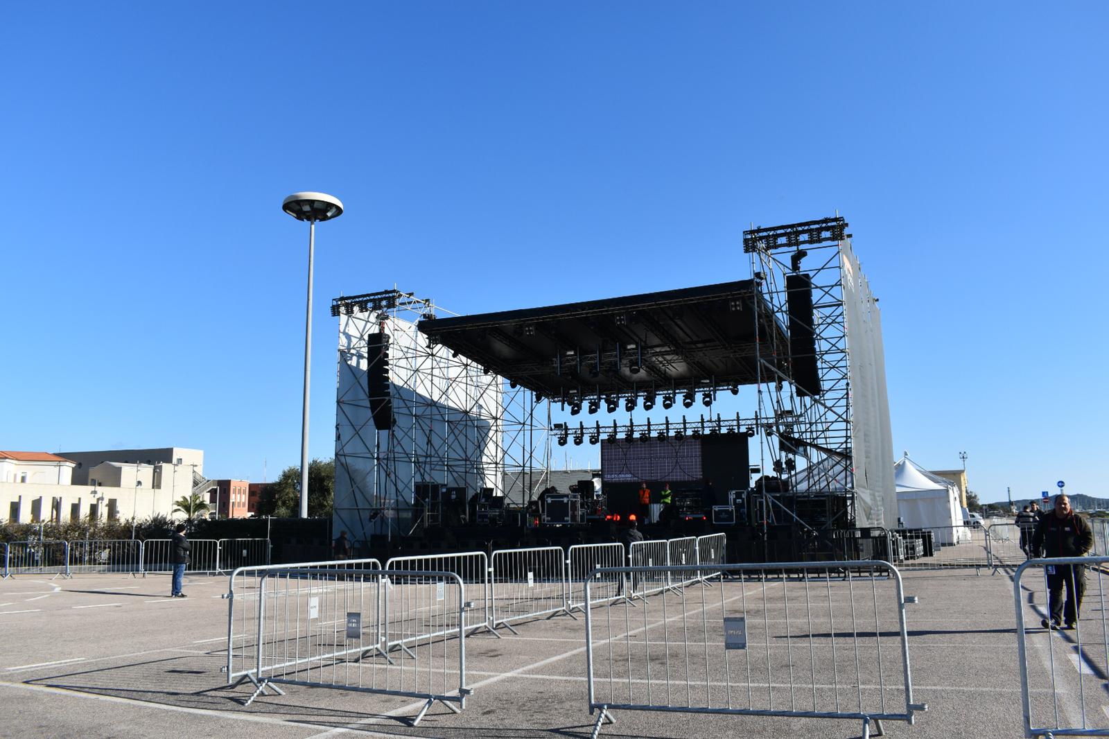Capodanno Olbia con Elisa: è tutto pronto