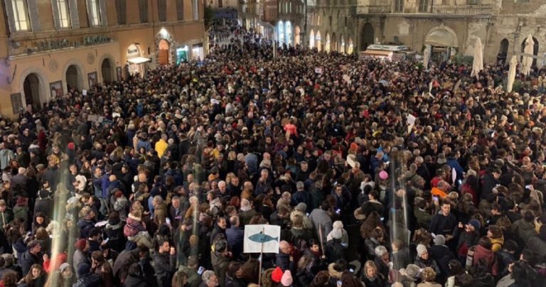 Olbia, Sardine in arrivo: ecco il flash mob