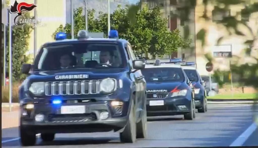 Esplosivo nei campi: ritrovati 25 candelotti altamente distruttivi