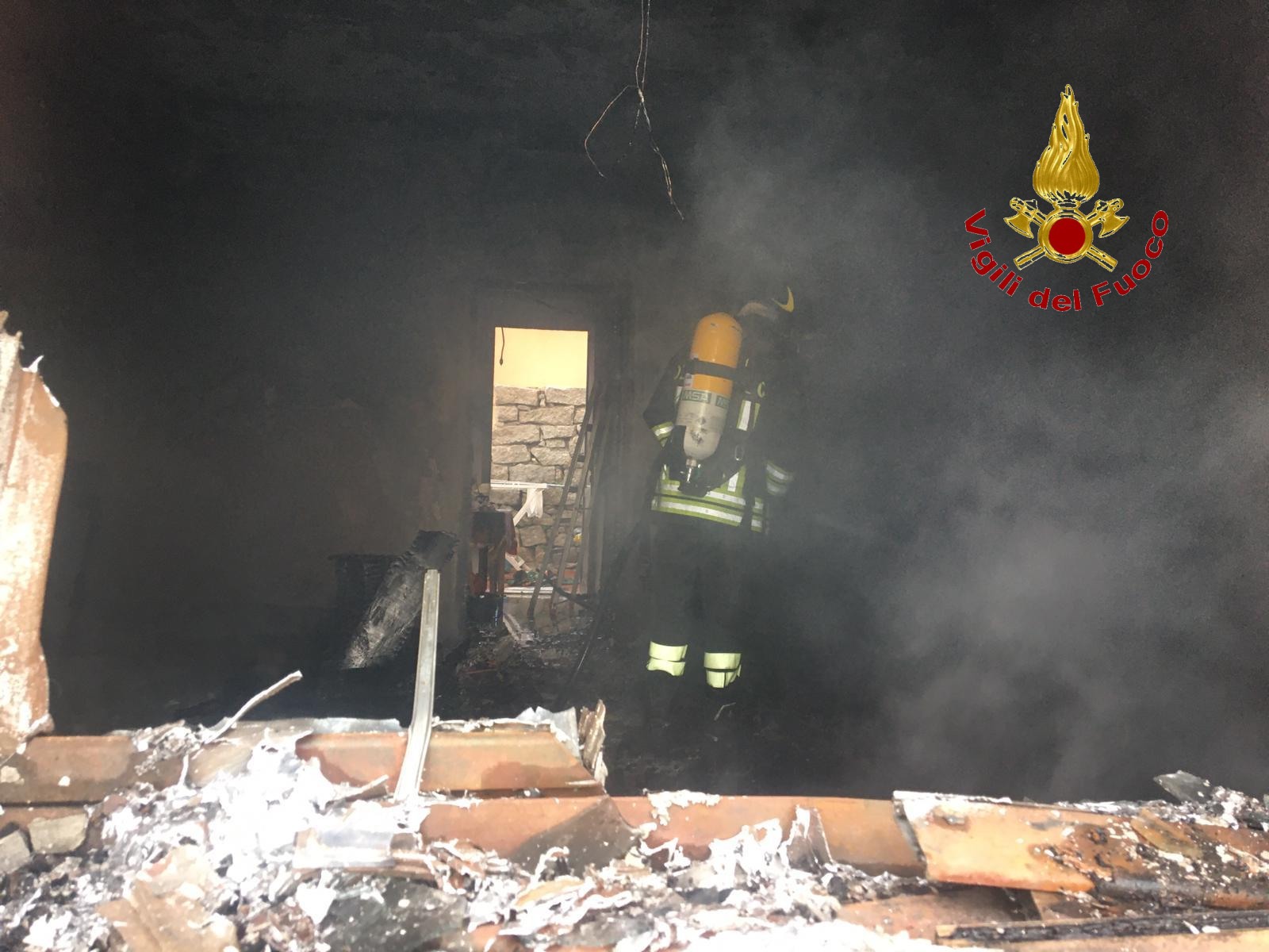 Arzachena: appartamento distrutto dalle fiamme