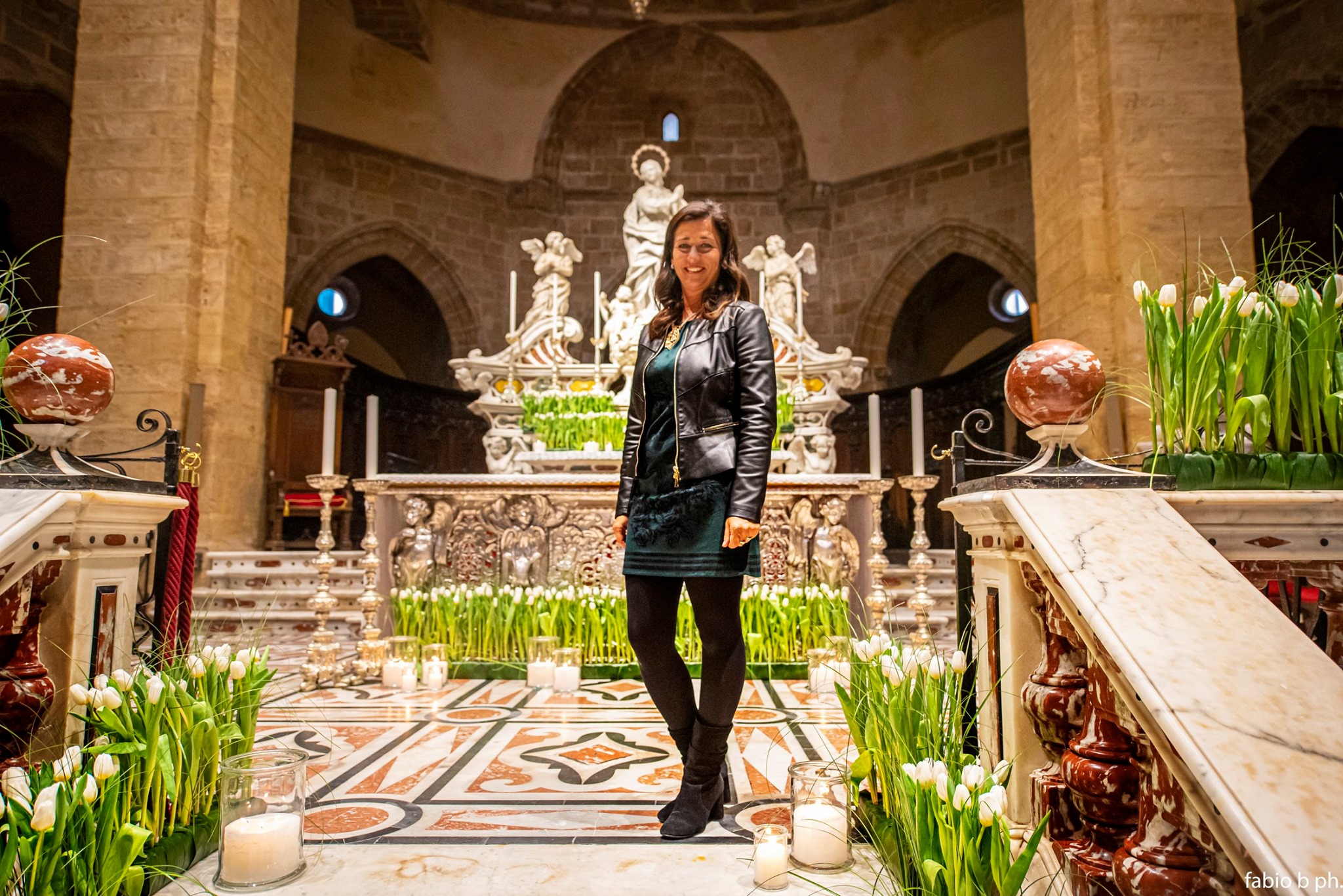 3000 fiori profumano  la cattedrale di Alghero