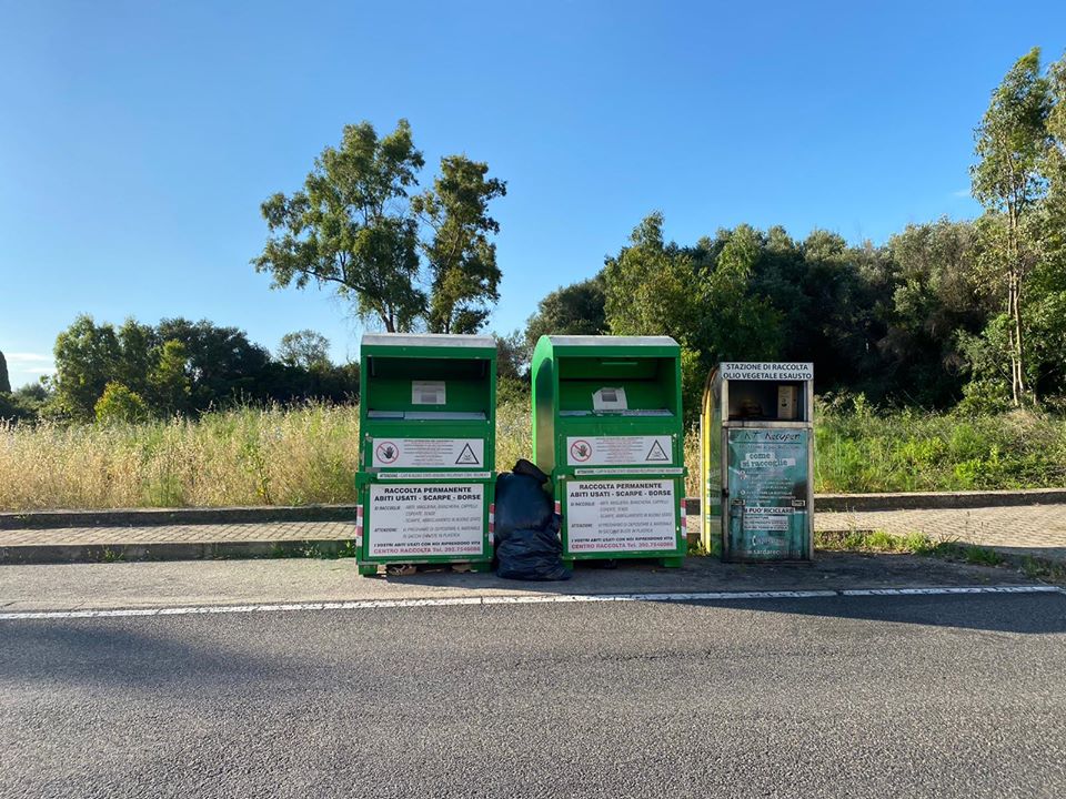 Arzachena, ambiente: abiti o tessili usati attenzione alle sanzioni