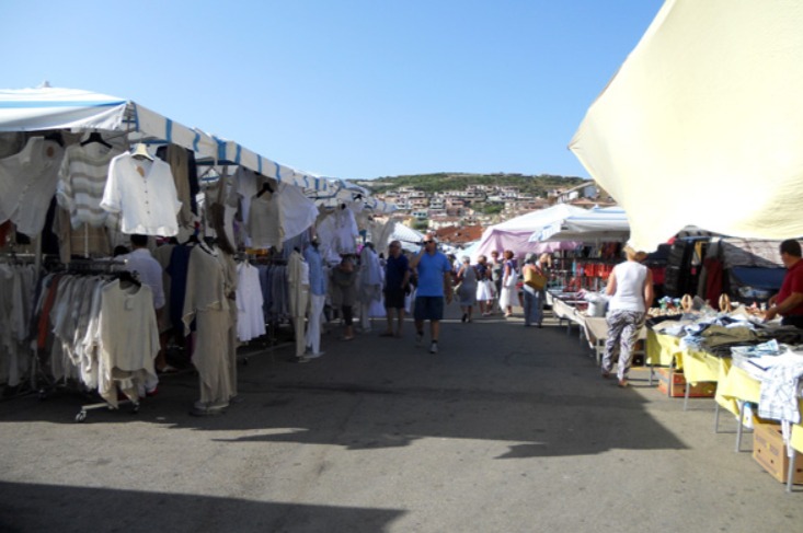 Palau: torna il mercato  Fonte Vecchia con i banchi non alimentari