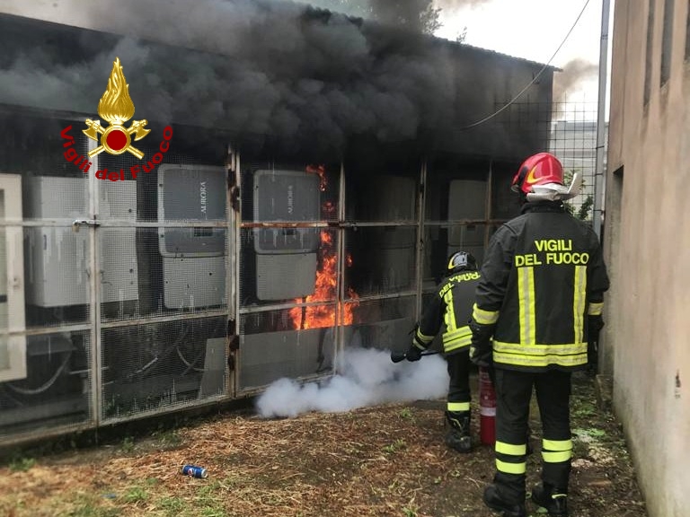 A fuoco i quadri elettrici all'interno del Comune: VVF in azione