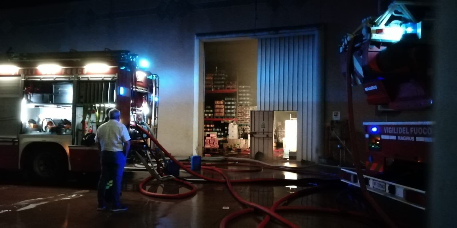 Olbia, incendio Bibite Laconi: la città si stringe alla famiglia