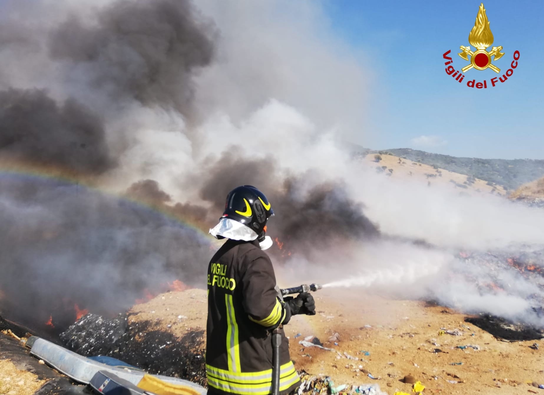 Vasto incendio in discarica: possibili danni ambientali
