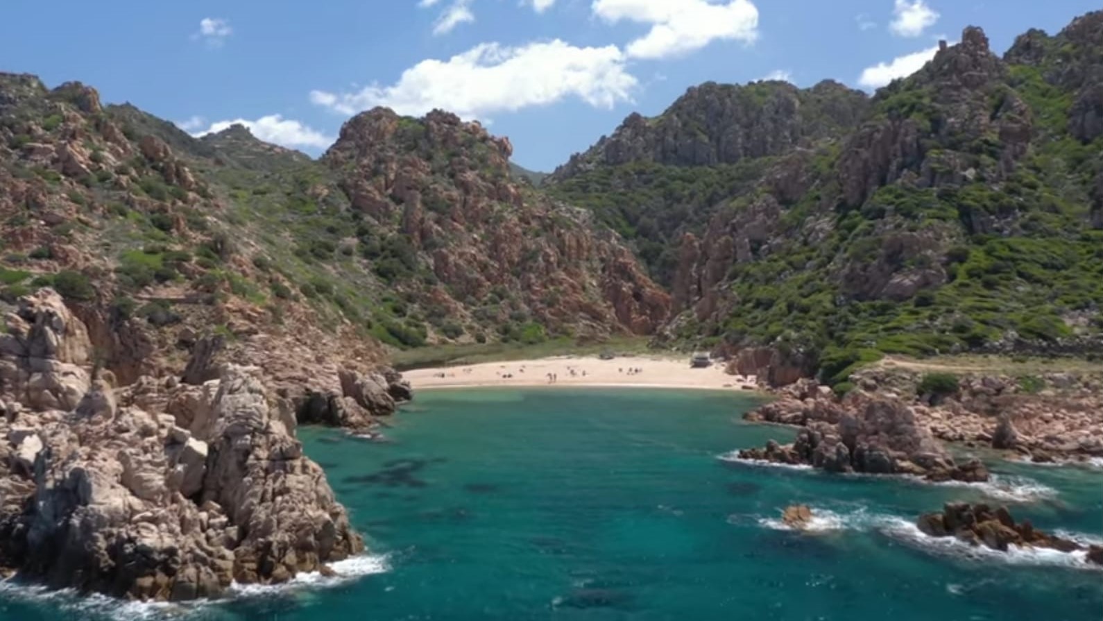 *TOP VIDEO* Spiaggia Li Cossi: a un passo dal paradiso