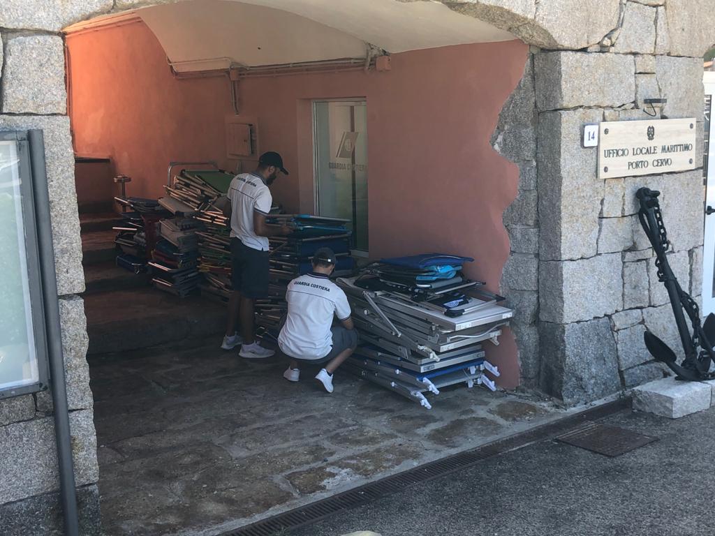 Porto Cervo: sequestrate attrezzature balneari
