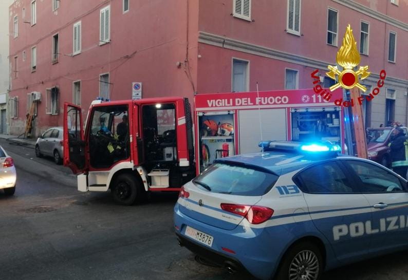 Paura per un incendio in appartamento, evacuata palazzina