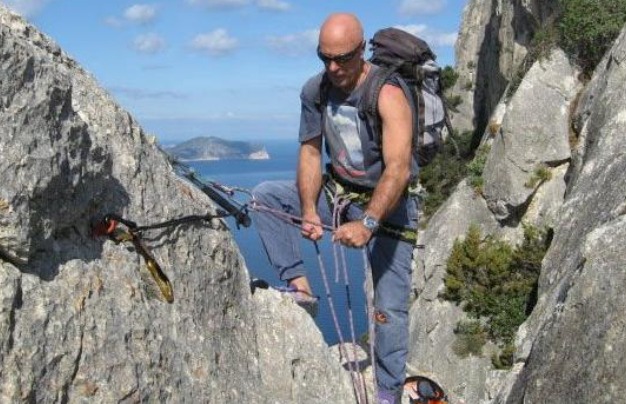 Tavolara: pagaiando insieme in ricordo dell'alpinista Giuliano Stenghel