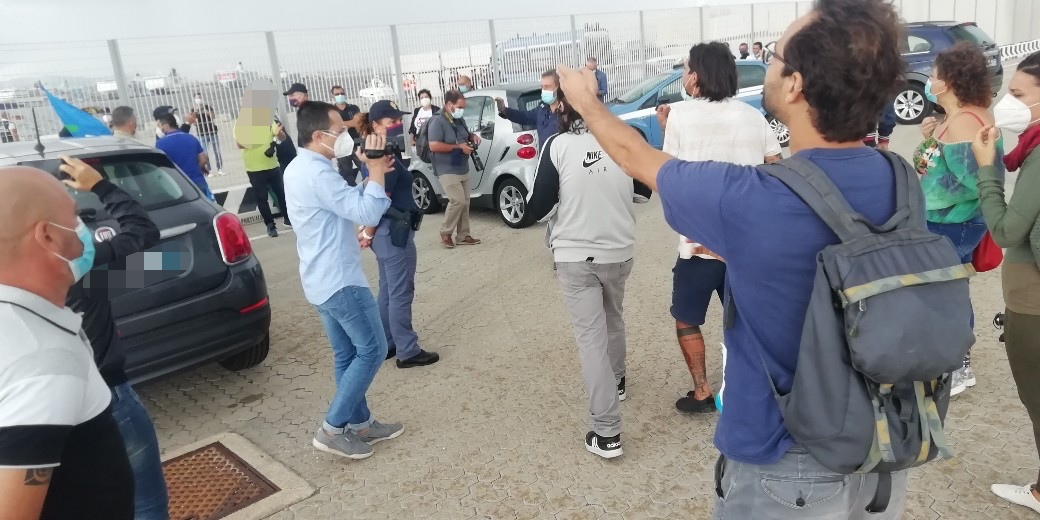 Olbia, Alan Kurdi: attimi di tensione tra manifestanti