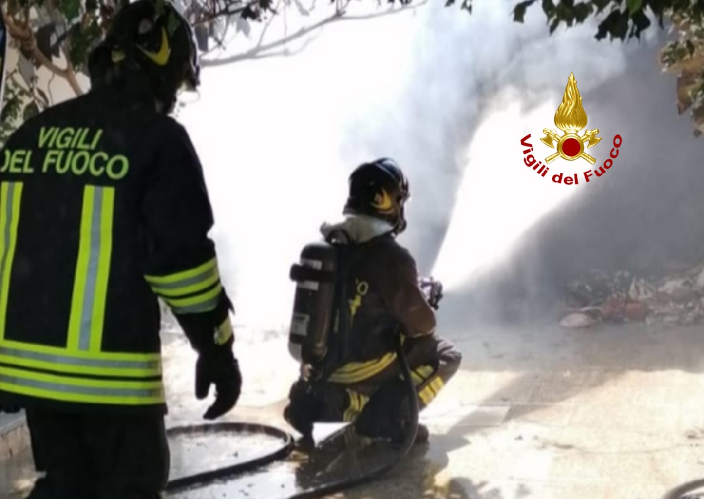 Fiamme in abitazione, paura per due bombole di Gpl