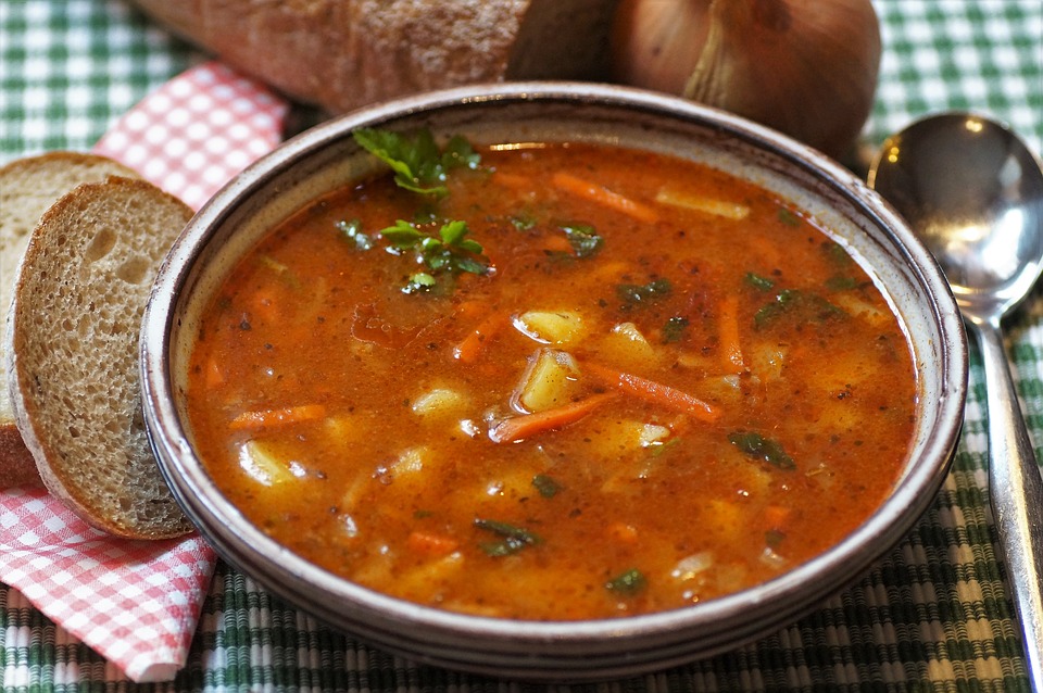 Ricette d'autunno: gustosa  tradizione con la zuppa di ceci
