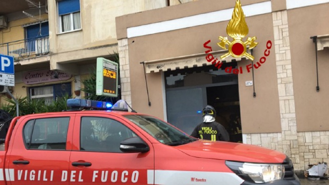 Olbia, via Mameli: incendio in pasticceria
