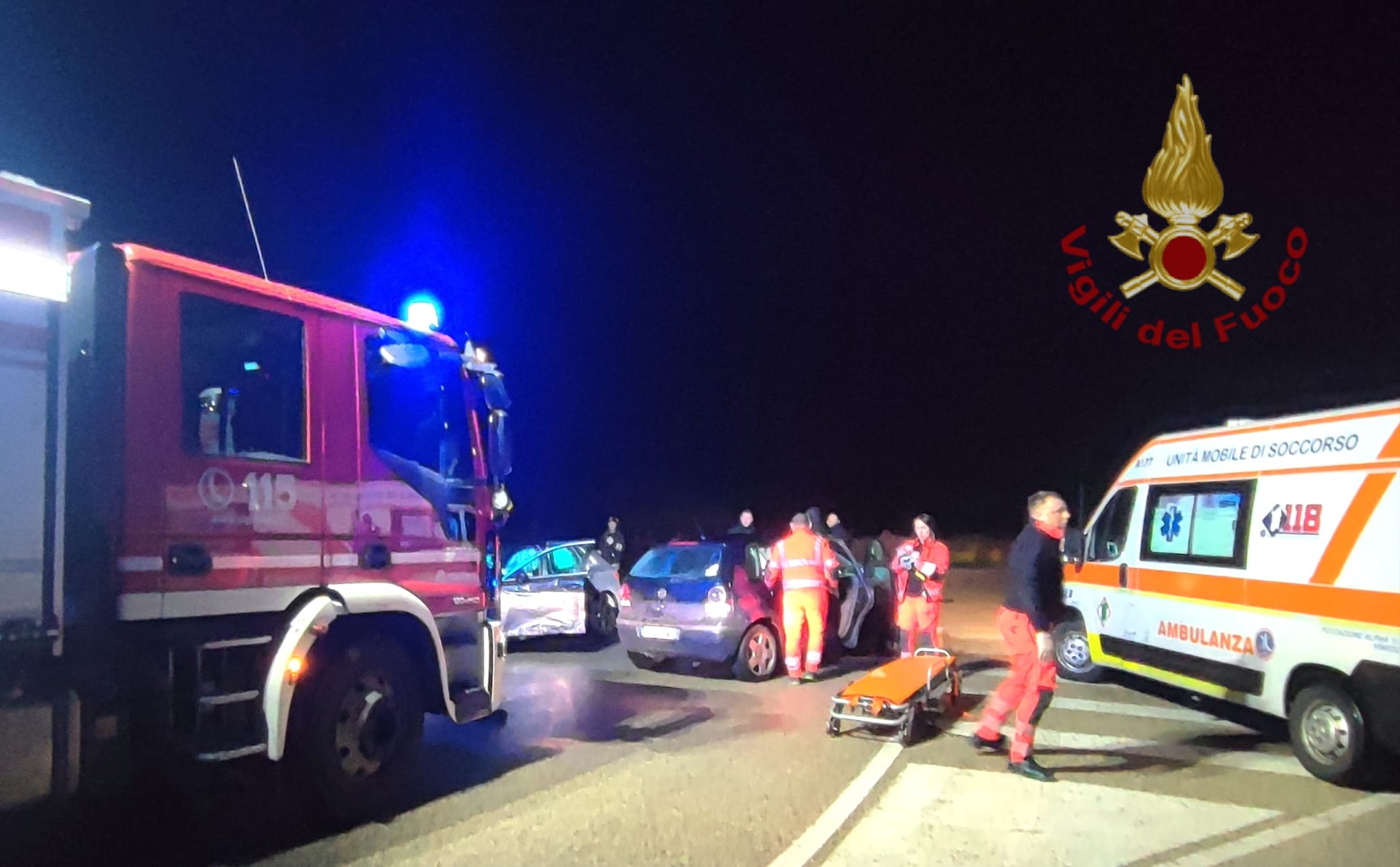 Scontro tra auto: due feriti