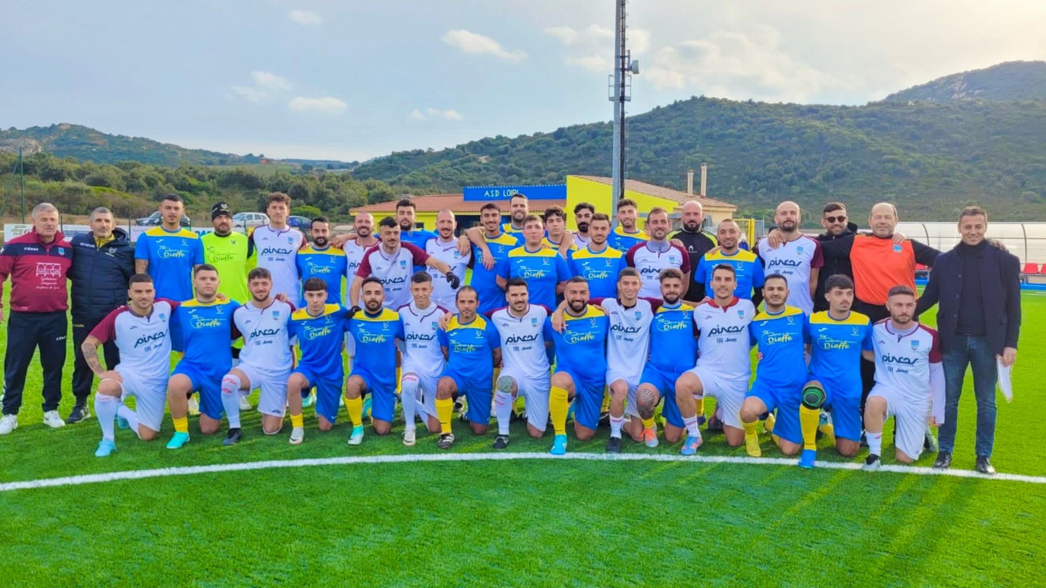 Loiri, inaugurato il nuovo campo sportivo: amichevole tra le due squadre locali