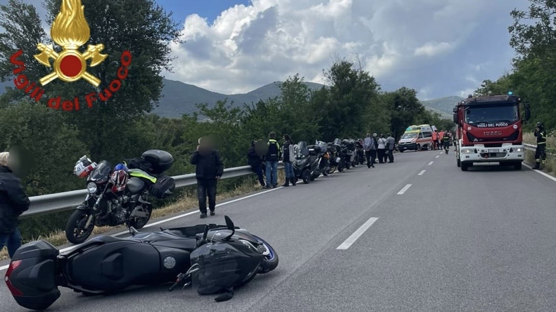 Incidente in moto, muore il conducente