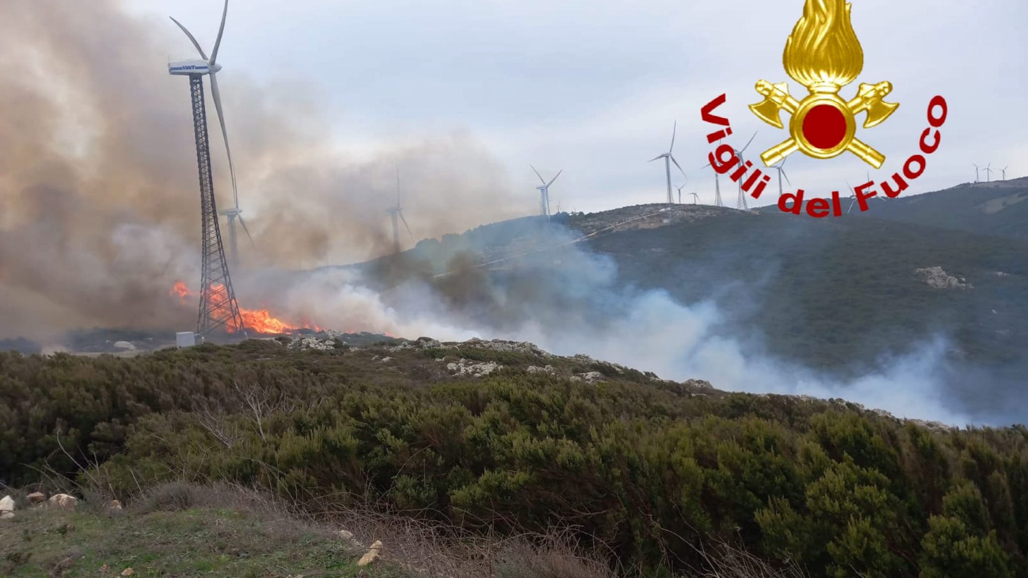 Aggius: grosso incendio in corso