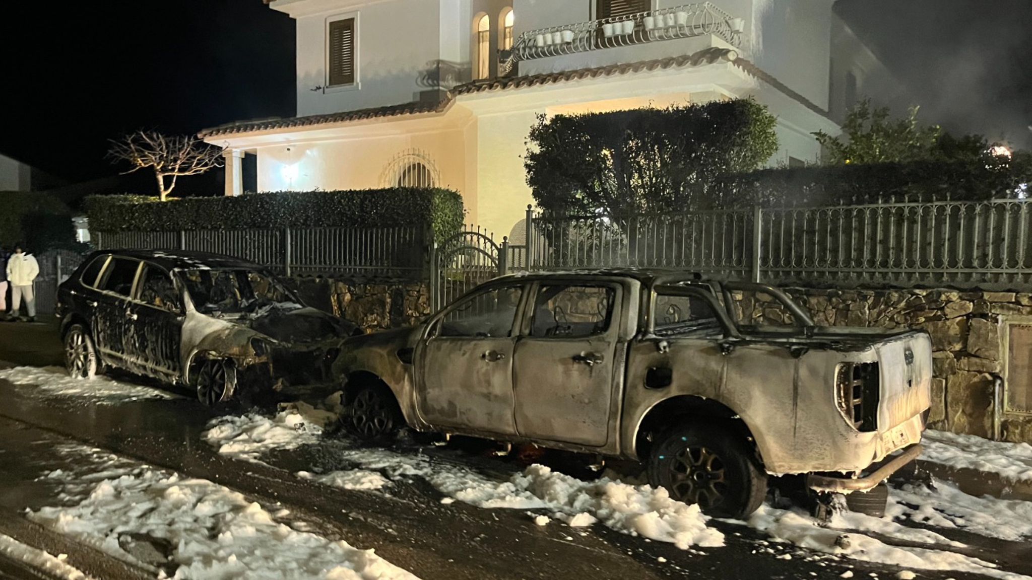 Olbia, auto a fuoco nella notte: il proprietario 