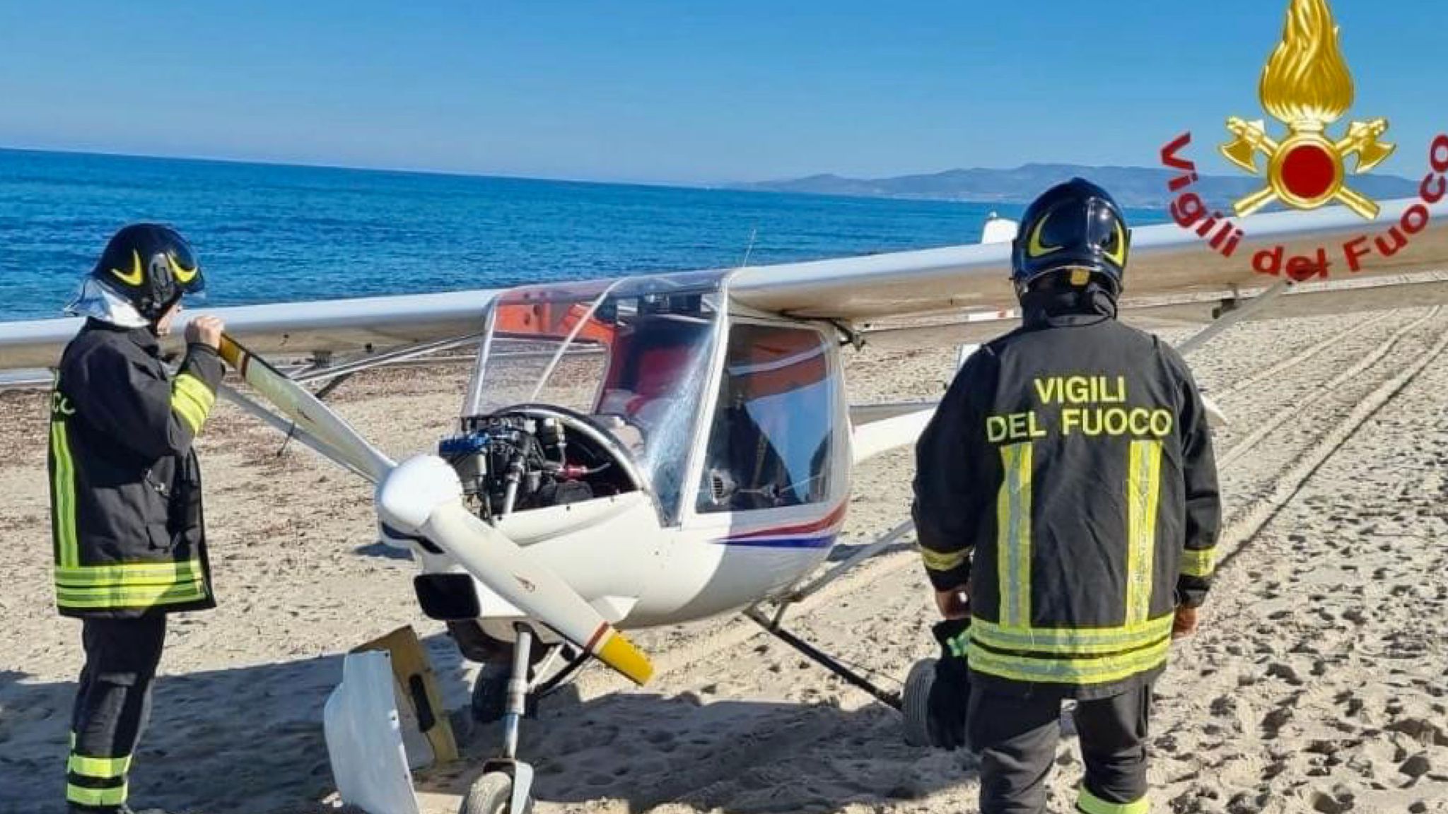 Nord Sardegna, ultraleggero in avaria: atterraggio d'emergenza