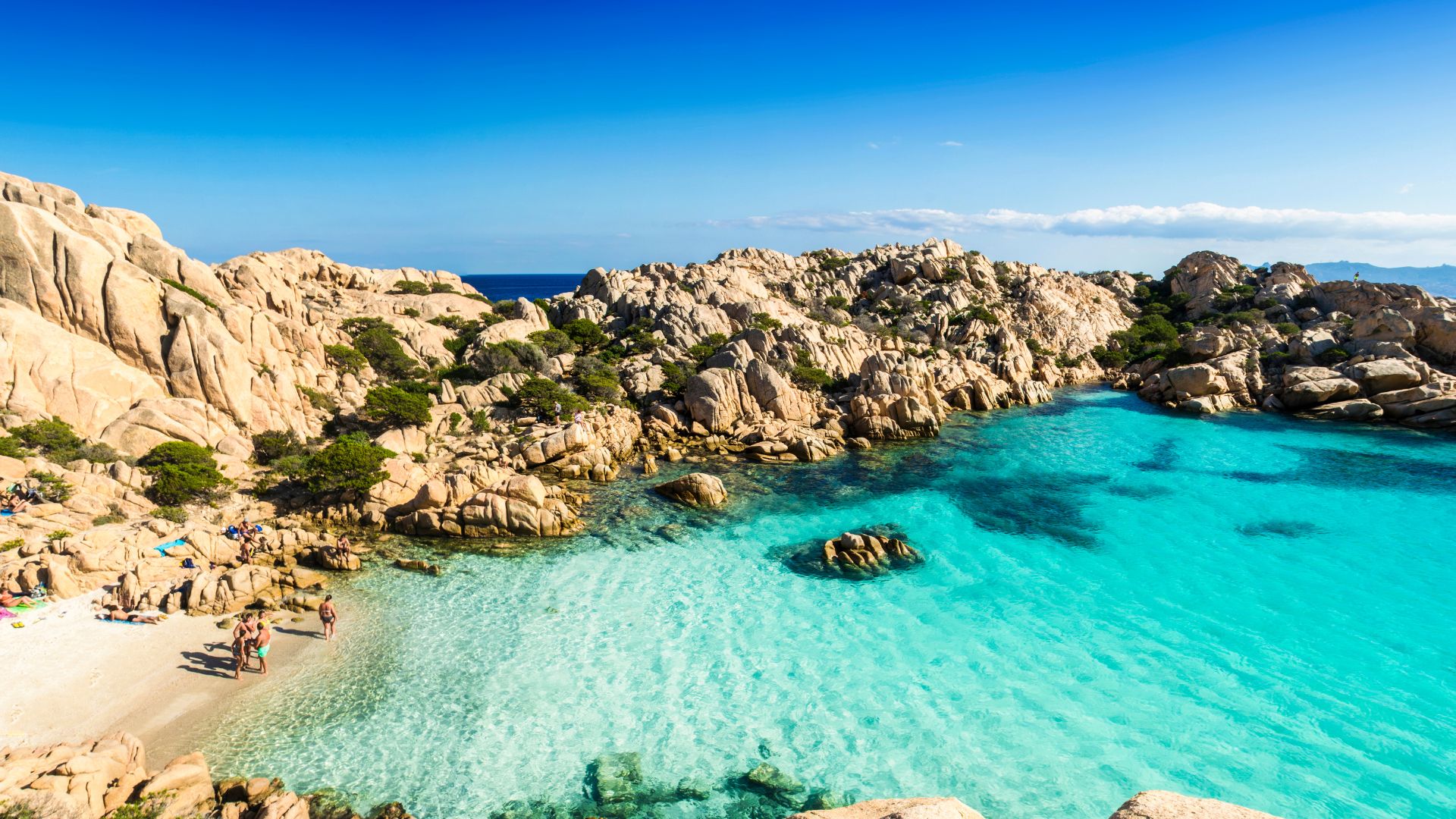 La Maddalena, nuove regole per il Parco: stop a borse frigo e gonfiabili
