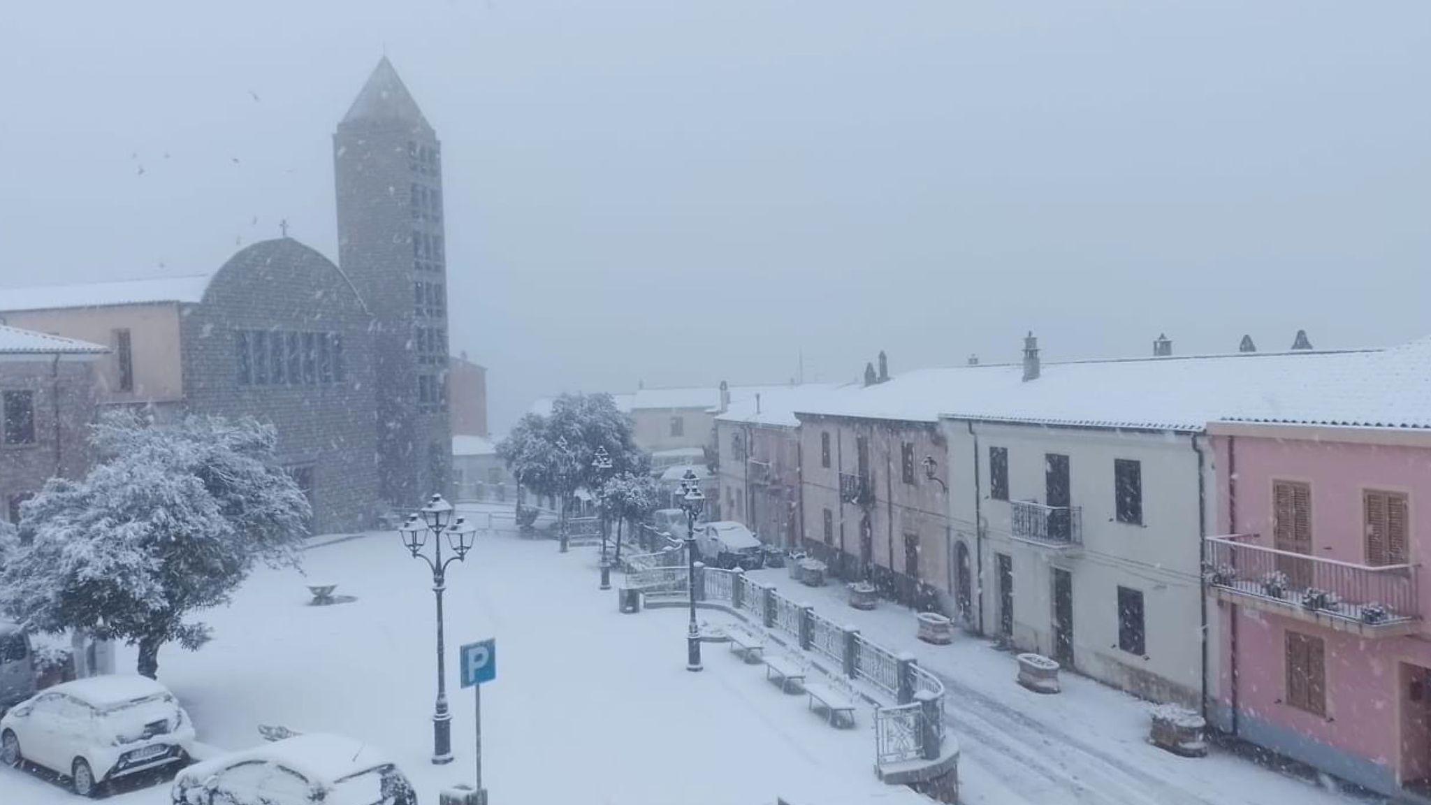Gallura, neve ad Aglientu: il Comune 