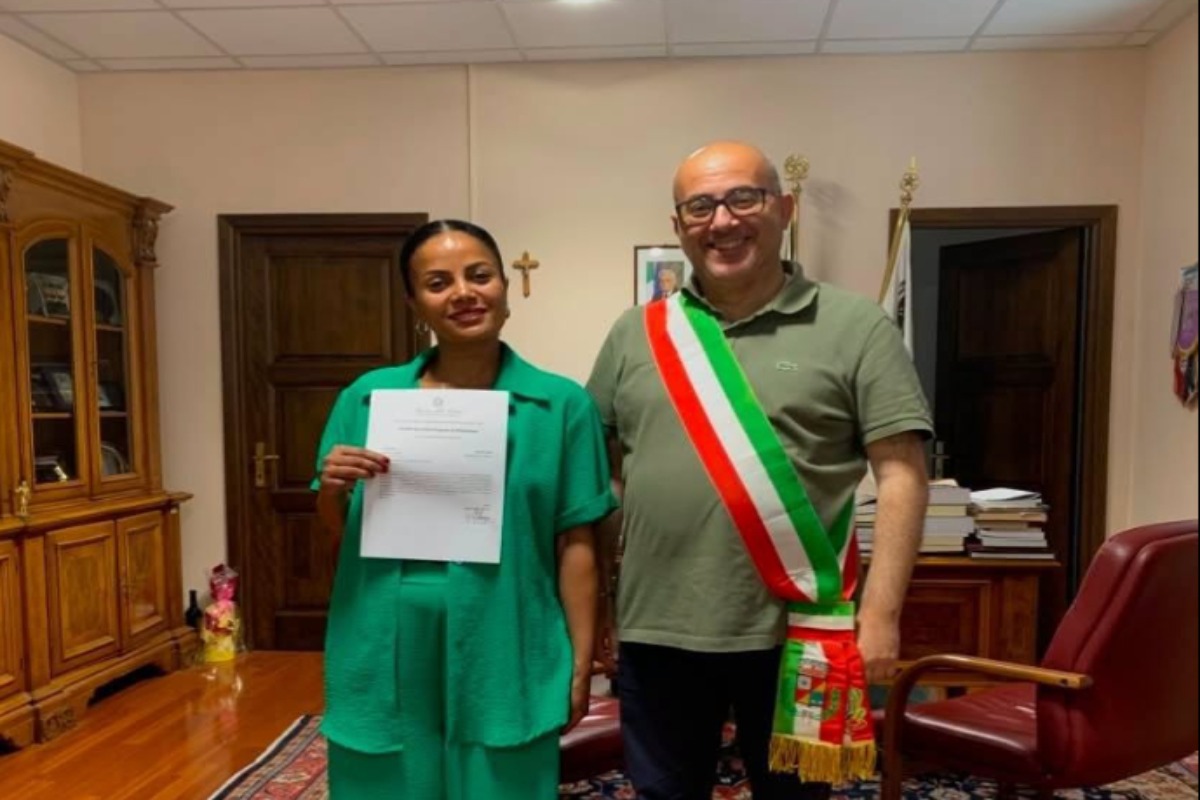 Cittadinanza italiana a Calangianus: il giuramento con il sindaco Albieri