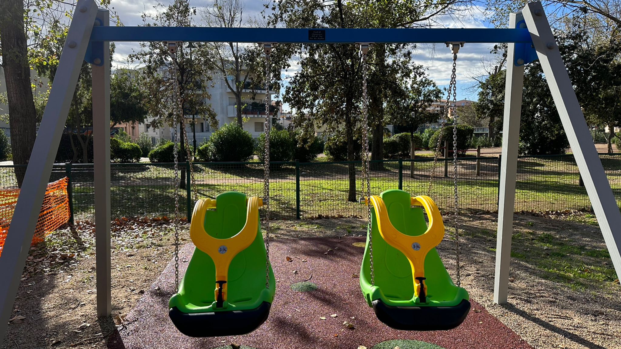 Olbia: al Fausto Noce la nuova altalena per bimbi con disabilità