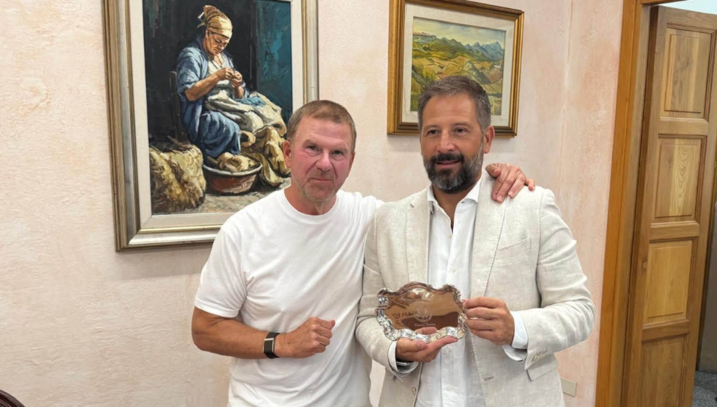 Arzachena accoglie l'ambasciatore USA Fertitta: la Gallura conquista il capitale americano